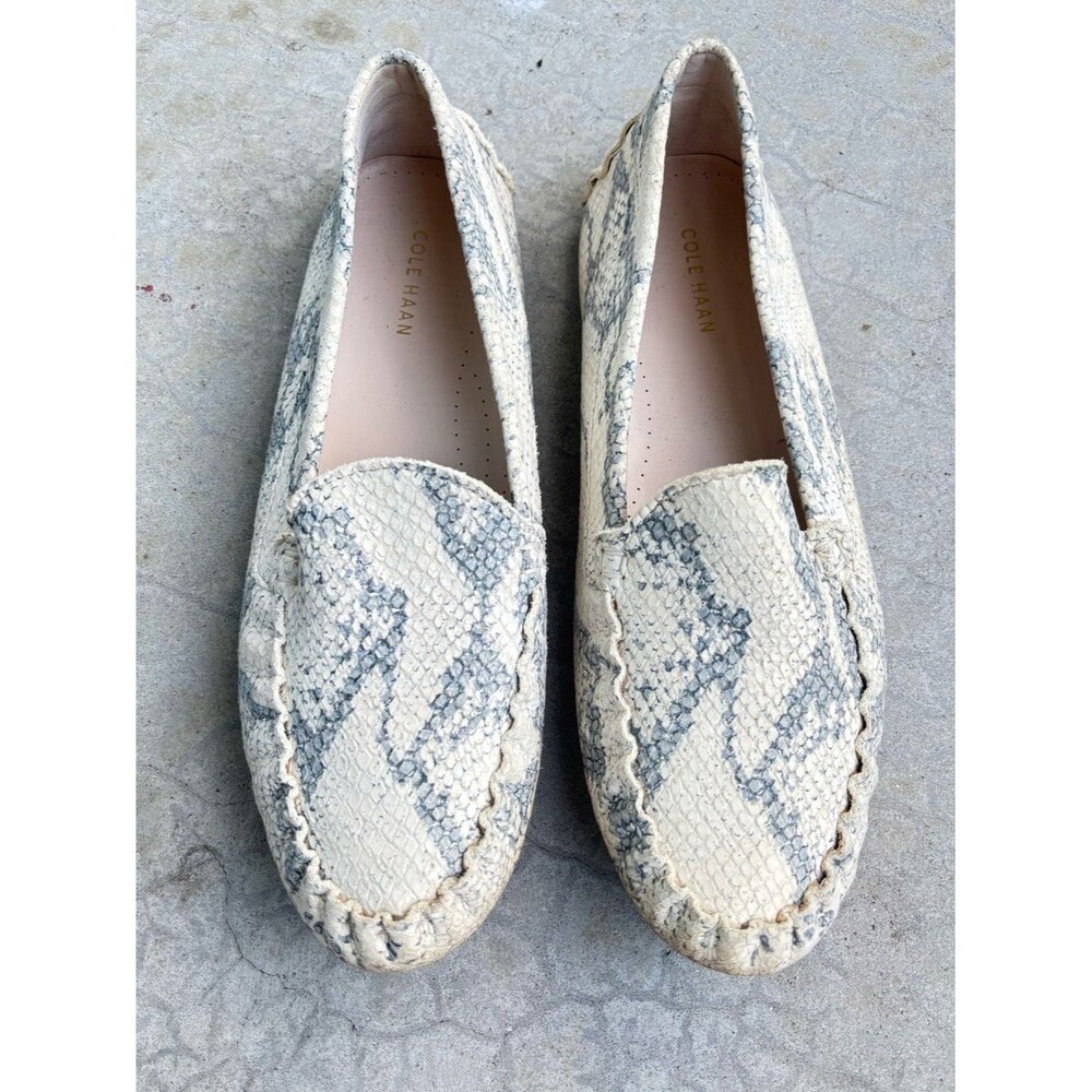Cole Haan Evelyn Loafers Driving Shoes White Gray Snakeskin Slip On Flats 9.5
